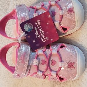 Disney princess pink girl's trekking sandals size 7 with lights.